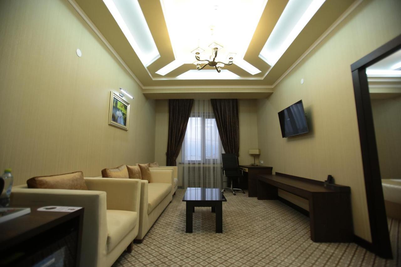 Royal Grand Hotel, Turkistan Exterior photo